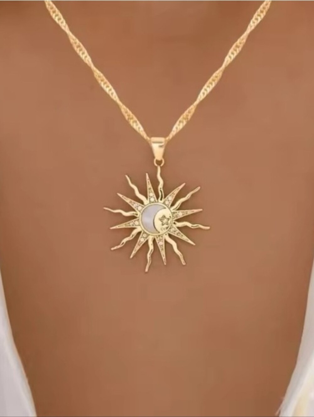 Gold Sun & Moon Pendant Necklace. New!